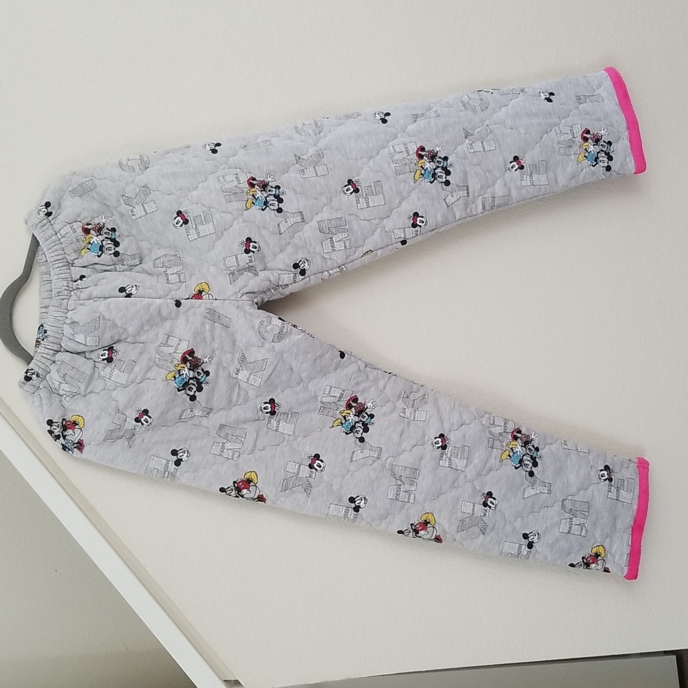 Women's Gray and Pink Quilted Pajama Set - Picture 5 of 9